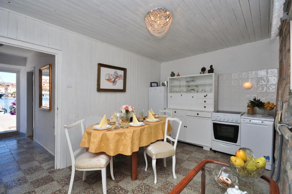 Holiday Gariful Villa